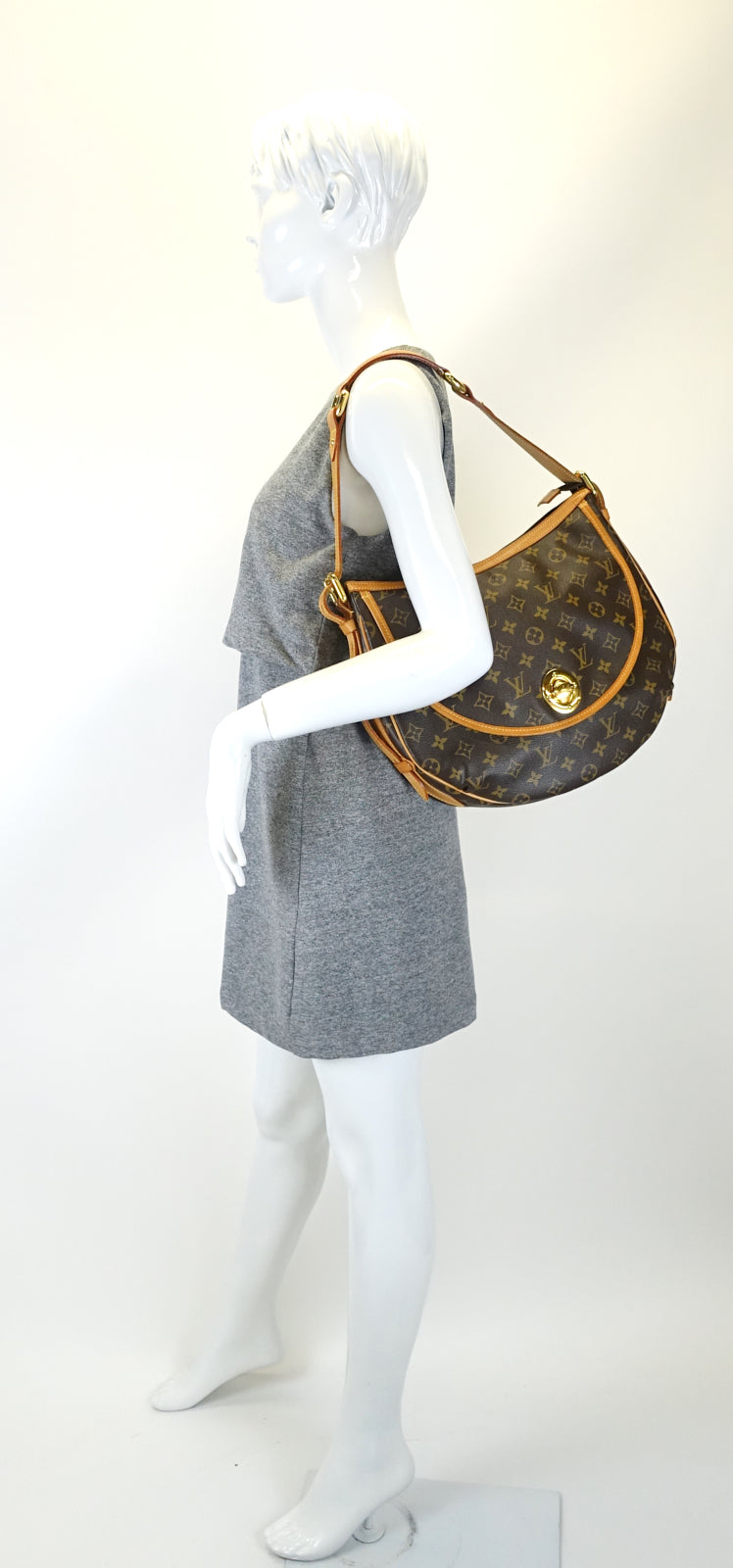 tulum gm monogram canvas shoulder bag