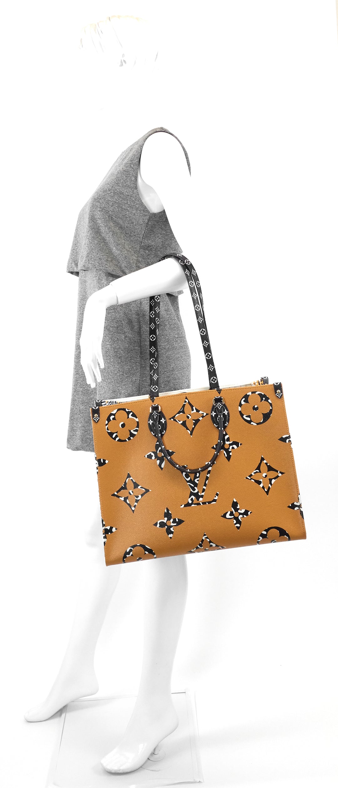 onthego monogram giant jungle canvas bag