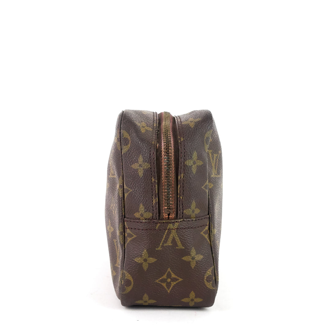 trousse toilette 28 monogram canvas bag