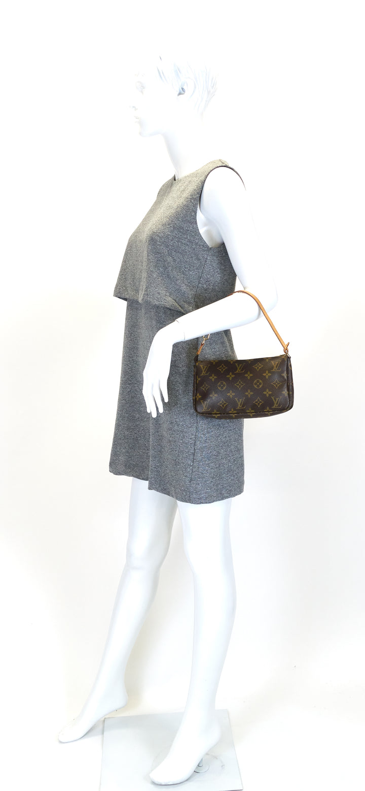 pochette accessoires monogram canvas bag
