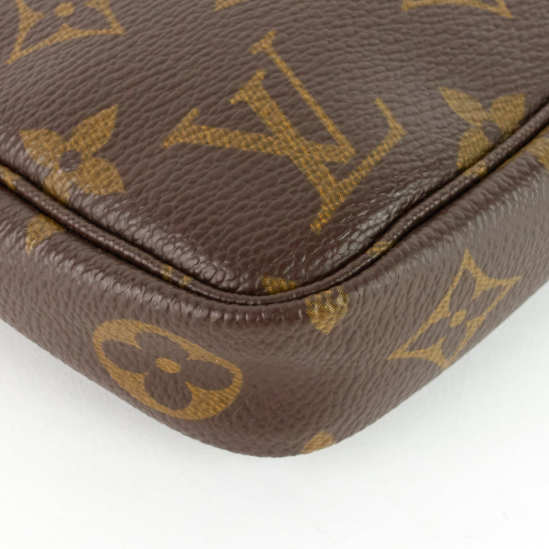 pochette accessoires monogram canvas bag