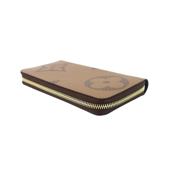 zippy giant reverse monogram canvas wallet