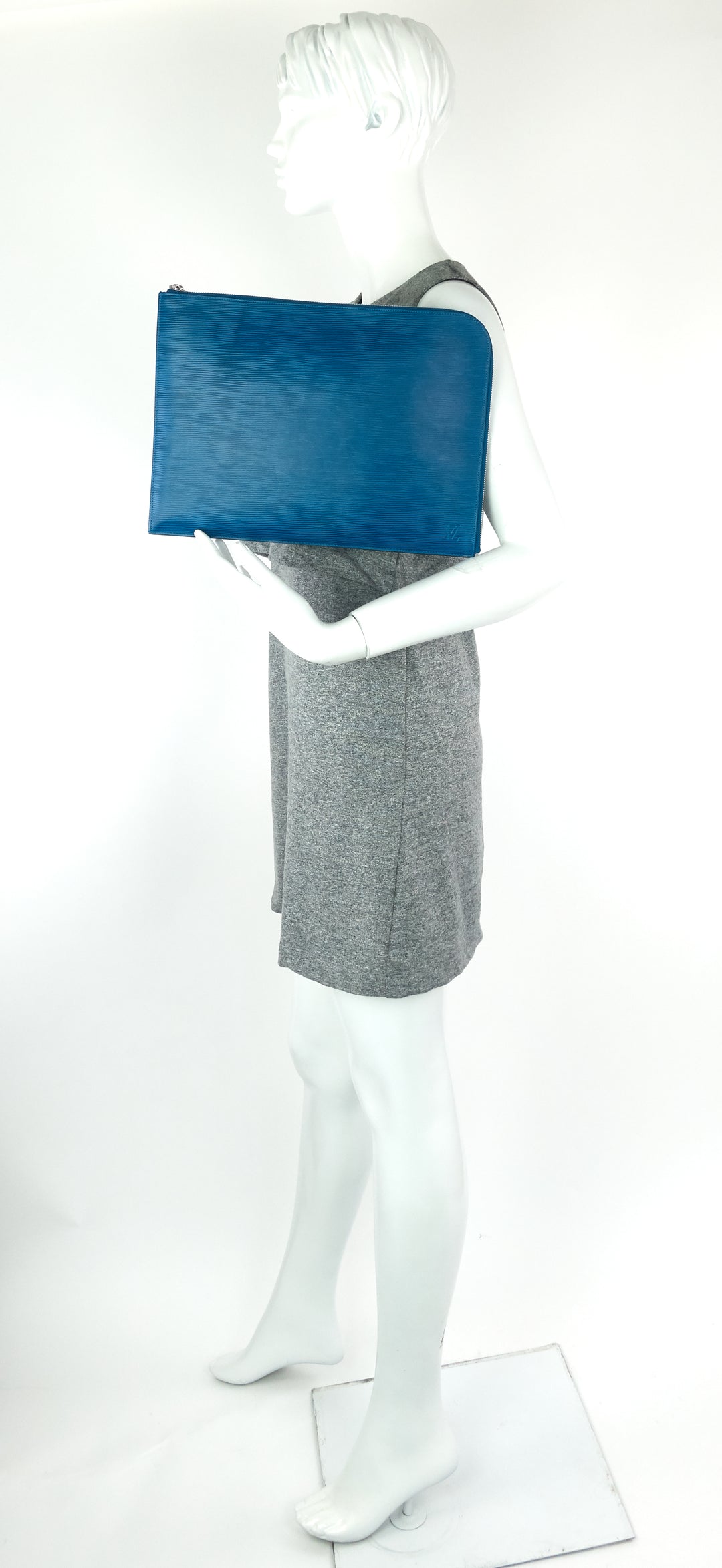 pochette jour pm blue epi leather clutch bag
