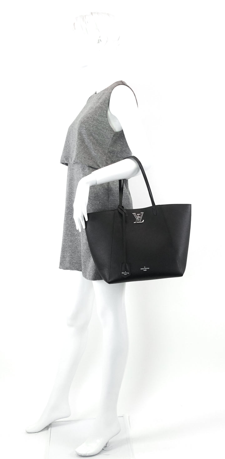 lockme cabas calf leather tote bag