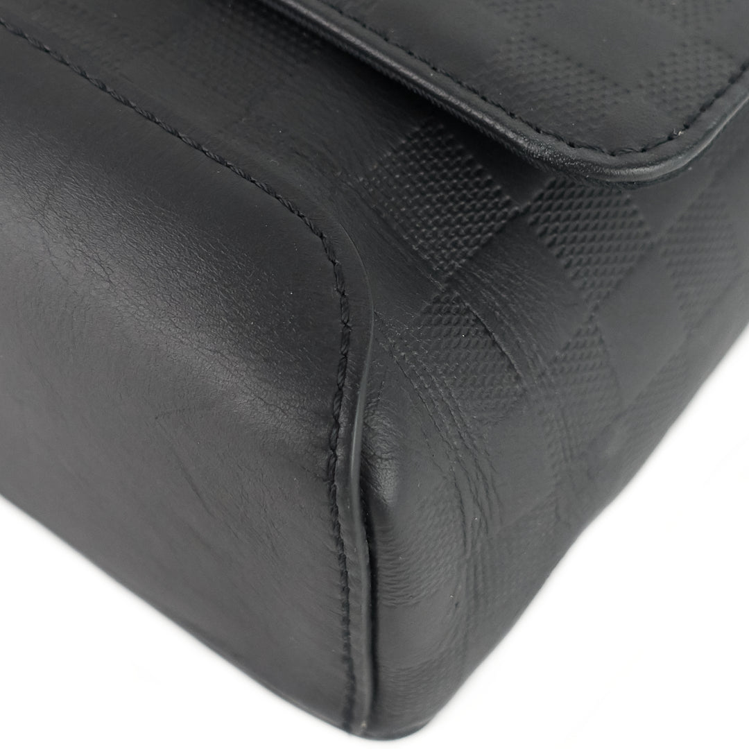 district damier infini leather messenger mm bag