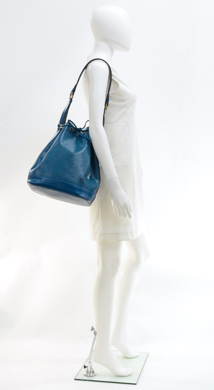 noe blue epi leather large shoulder bag