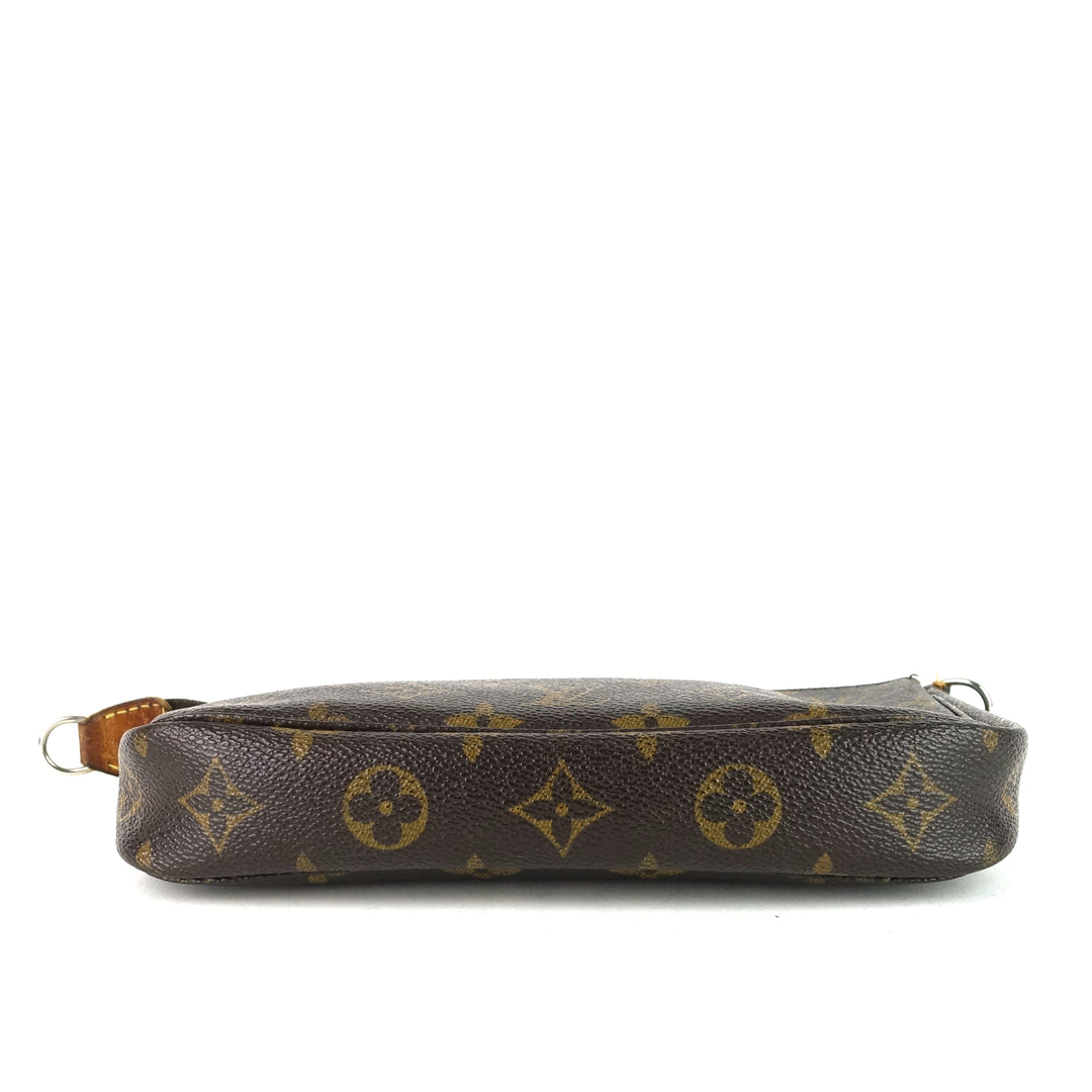 pochette accessoires monogram canvas bag