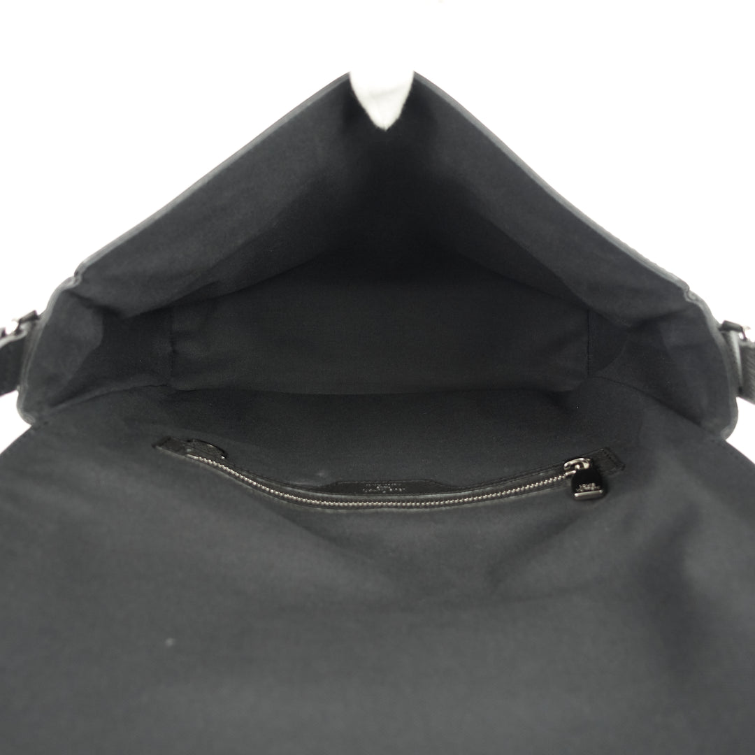 roman mm taiga leather messenger bag