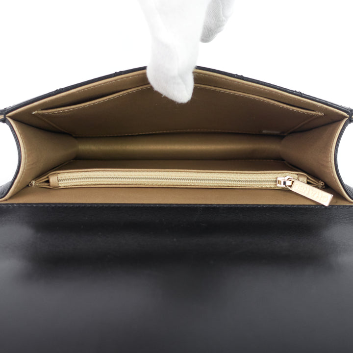 chic pearls mini lambskin leather bag