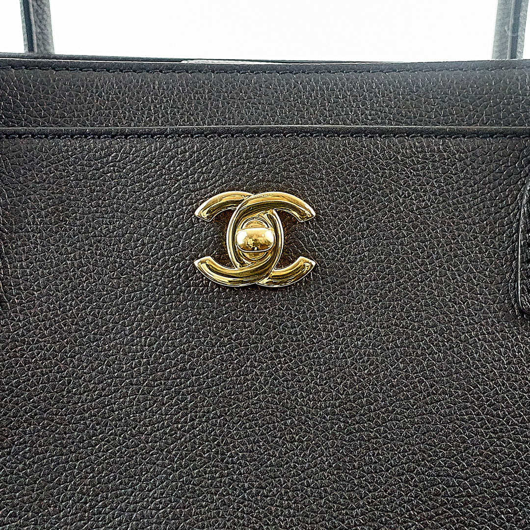 executive cerf xl caviar leather tote bag