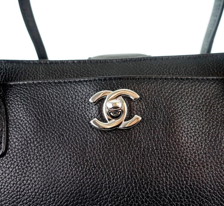 executive cerf xl caviar leather tote bag