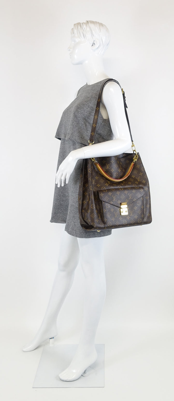 metis monogram canvas hobo bag