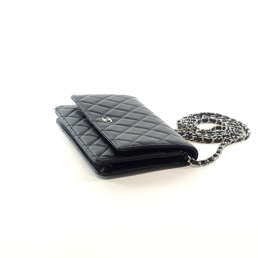 wallet on chain caviar leather bag