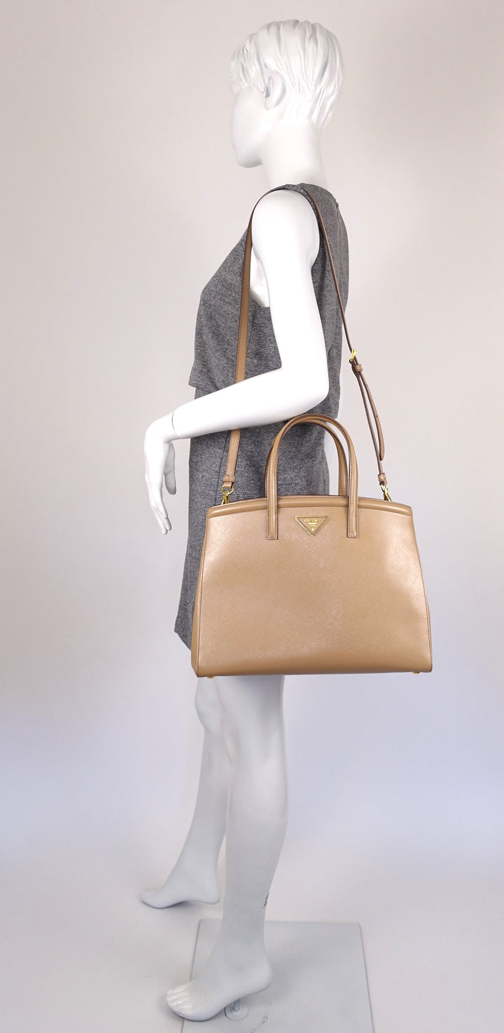 vernice saffiano leather tote bag