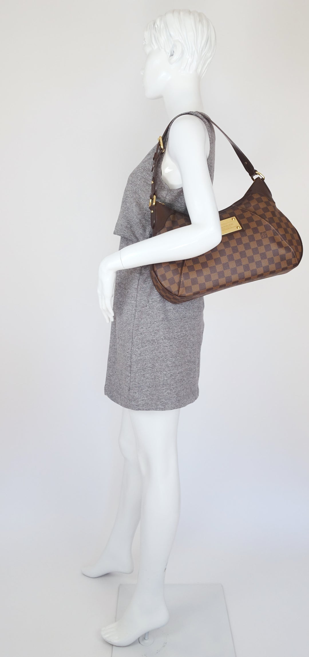 thames gm damier ebene canvas shoulder bag