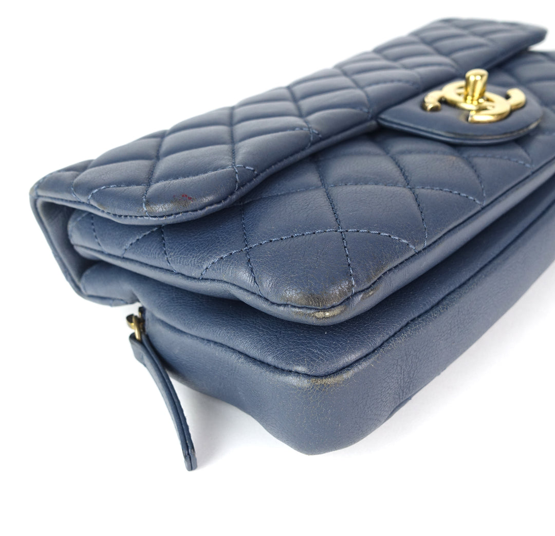 cc crown quilted leather shoulder bag