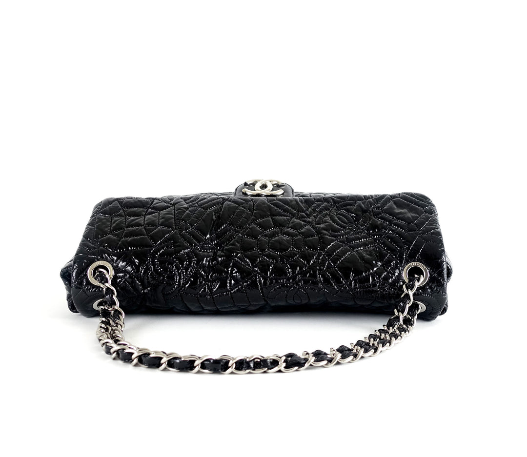 graphic edge patent vinyl shoulder bag