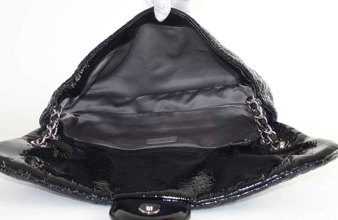 graphic edge patent vinyl shoulder bag