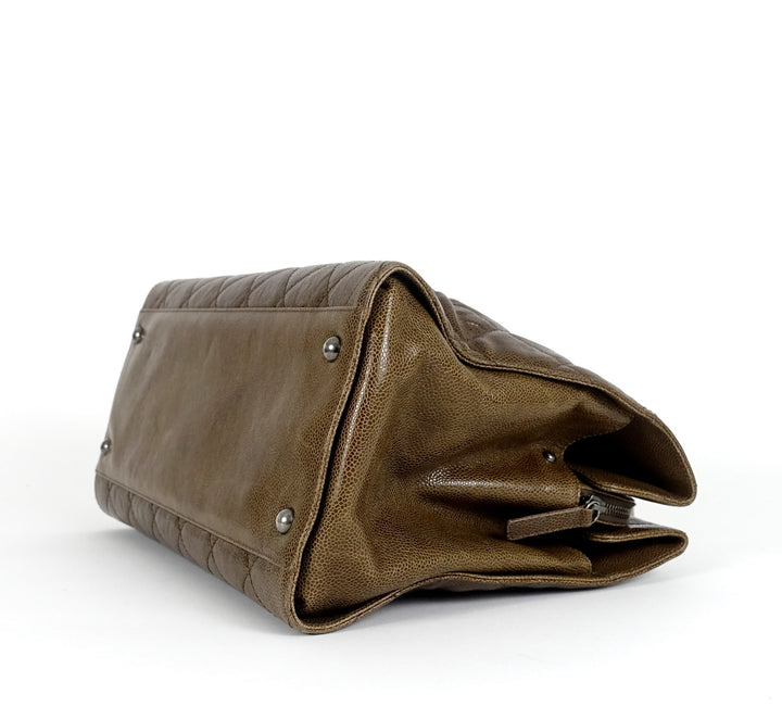 cc crave quilted glazed caviar leather tote bag