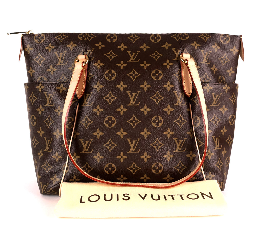 totally mm monogram canvas shoulder bag