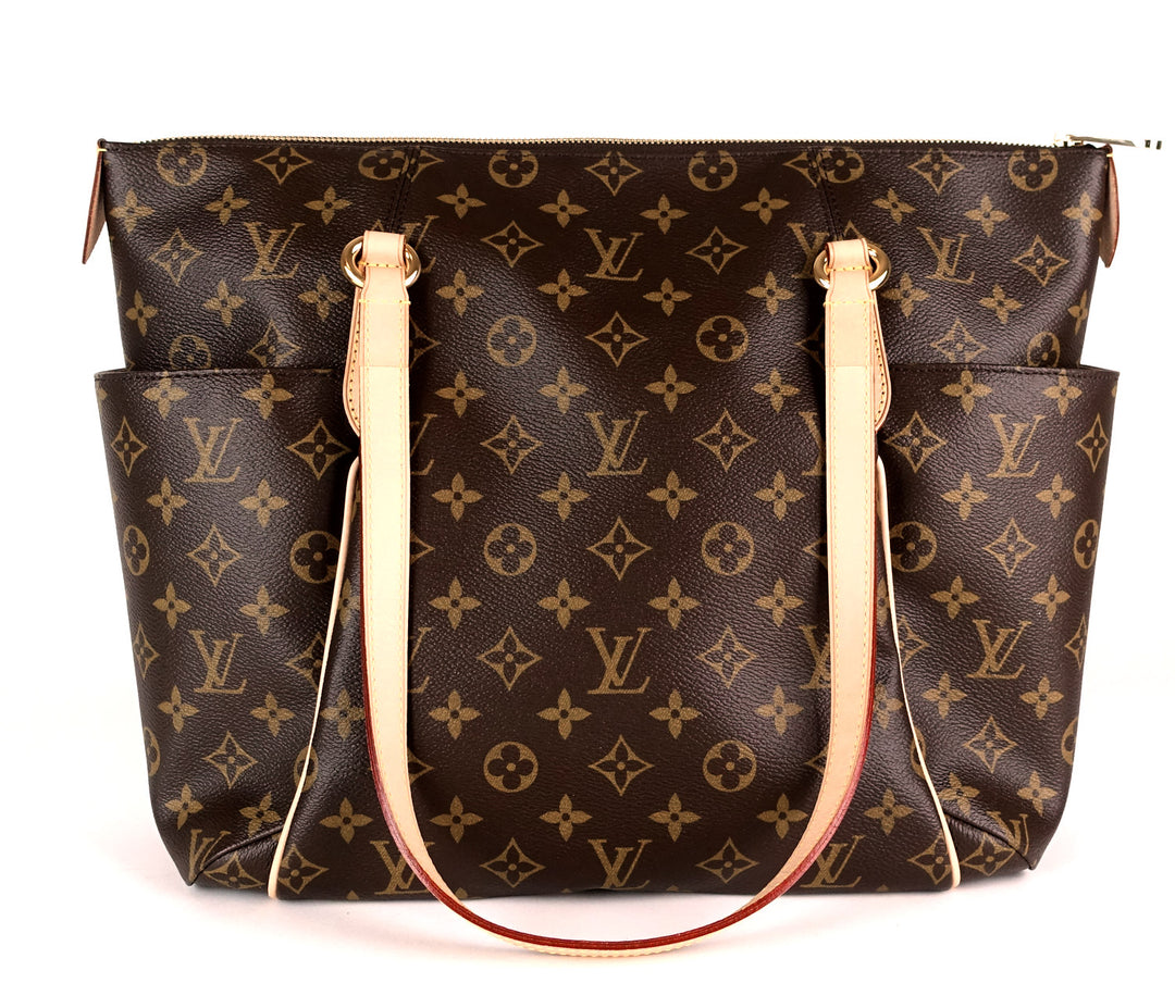 totally mm monogram canvas shoulder bag