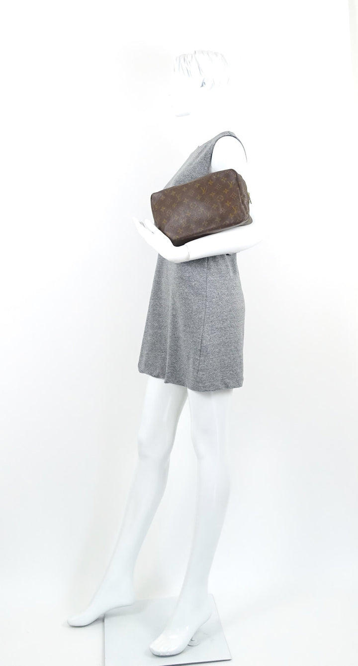 trousse toilette 28 monogram canvas clutch bag