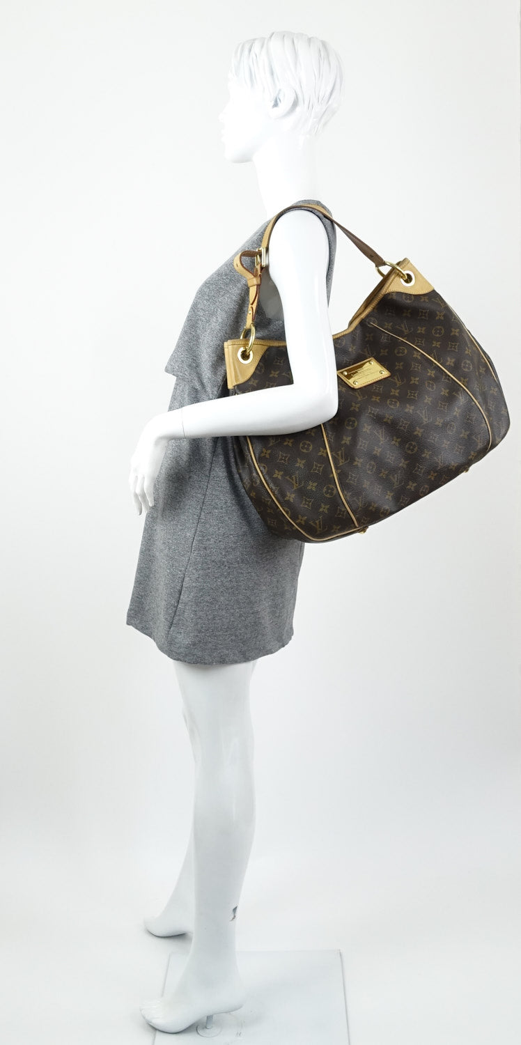 galliera gm monogram canvas shoulder bag