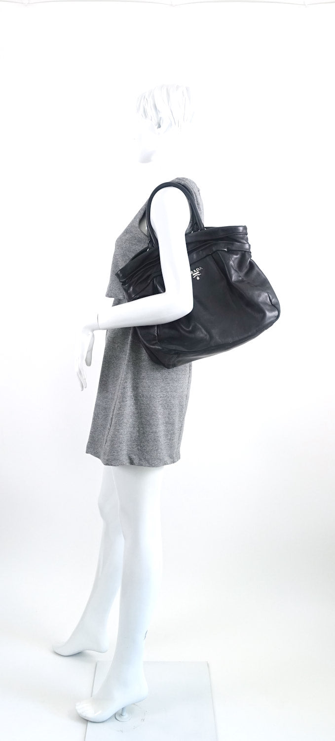 pleated vitello daino leather bag