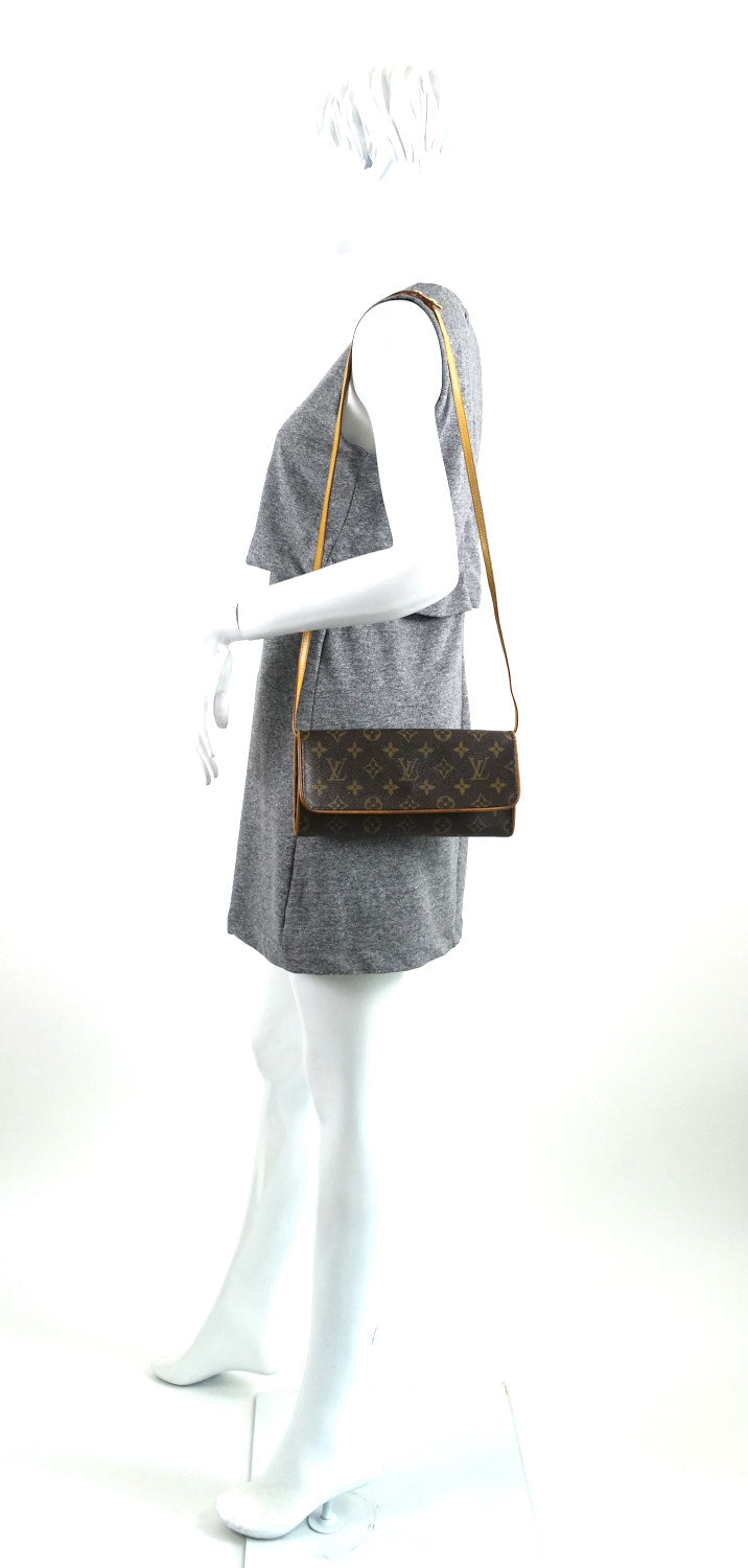 pochette twin gm monogram canvas shoulder bag