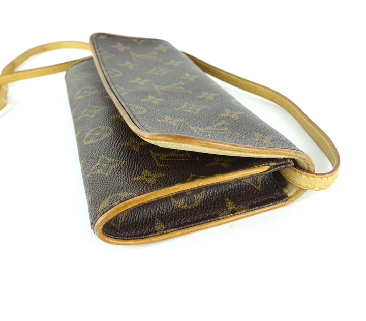 pochette twin gm monogram canvas shoulder bag