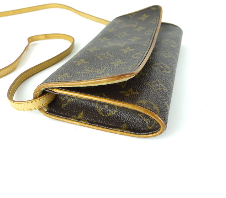 pochette twin gm monogram canvas shoulder bag