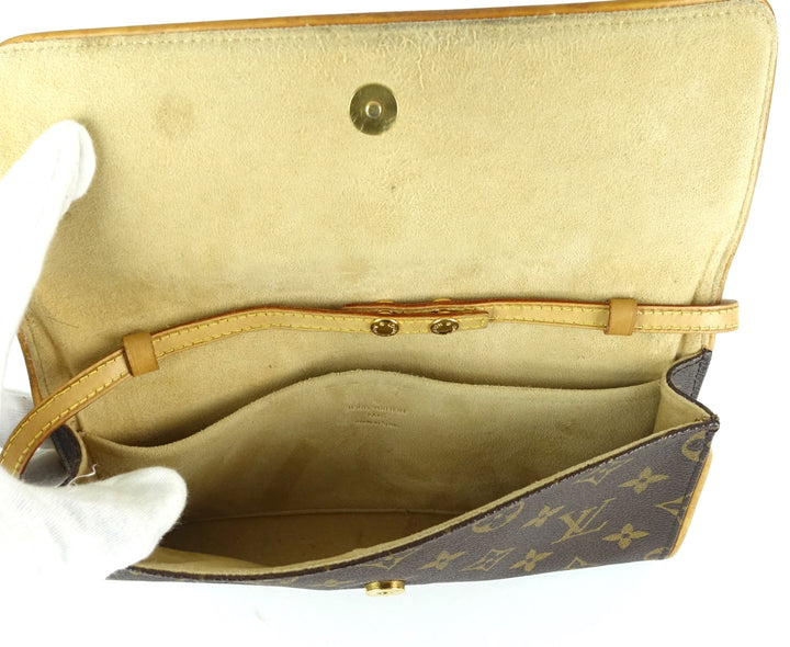 pochette twin gm monogram canvas shoulder bag