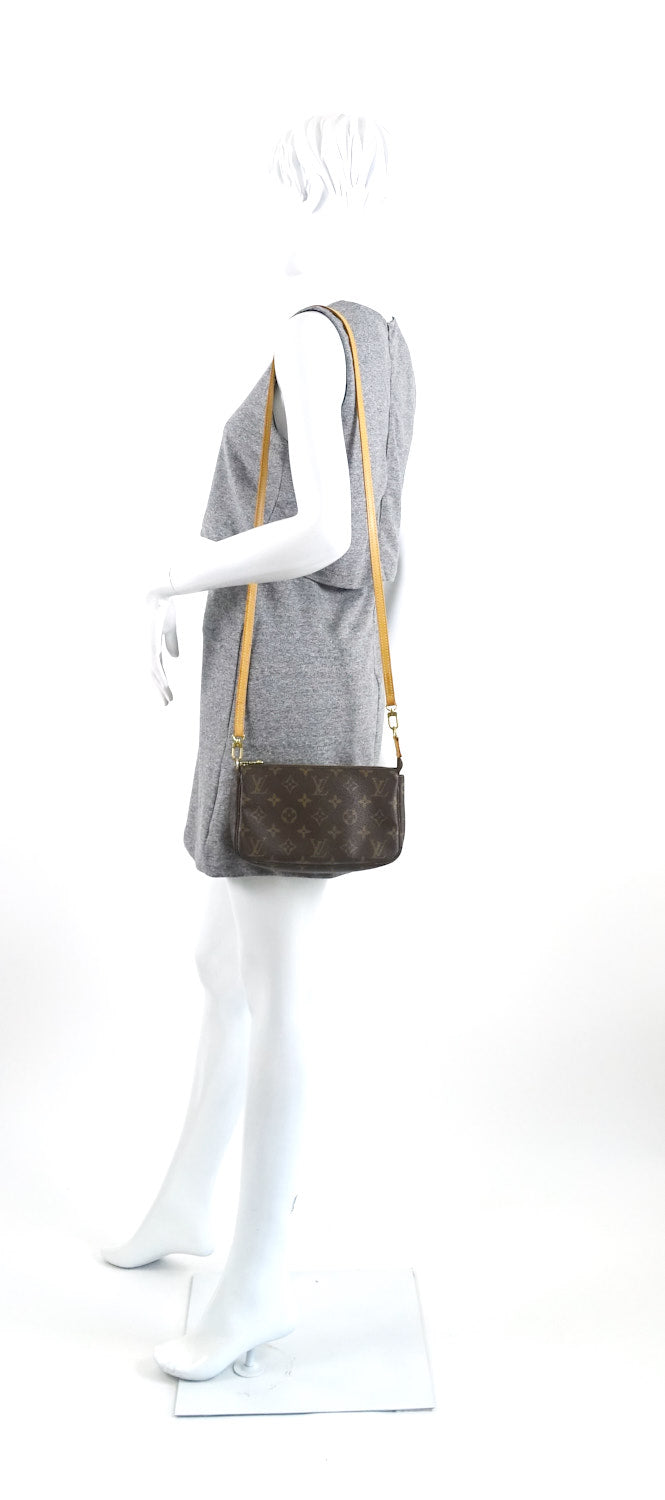 pochette accessoires monogram canvas bag with long strap
