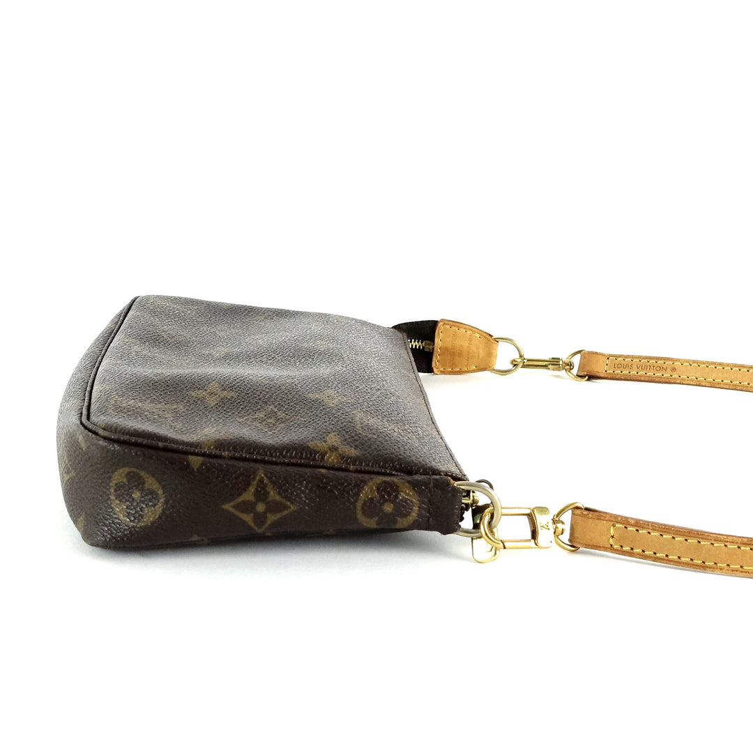 pochette accessoires monogram canvas bag with long strap