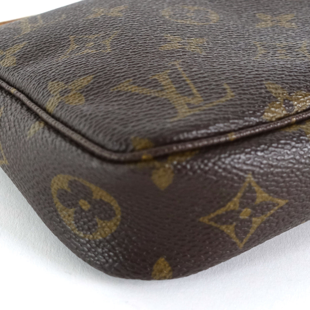 pochette accessoires monogram canvas bag with long strap