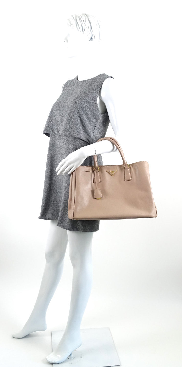 lux medium saffiano leather tote bag