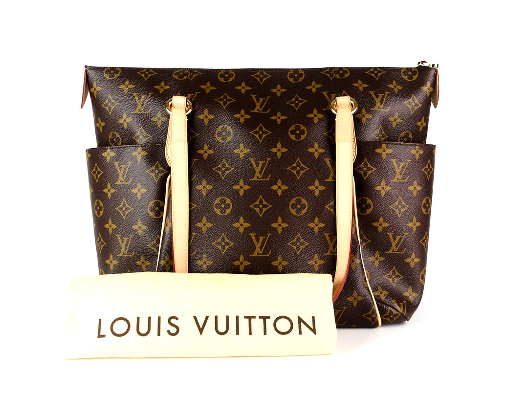 totally mm monogram canvas shoulder bag